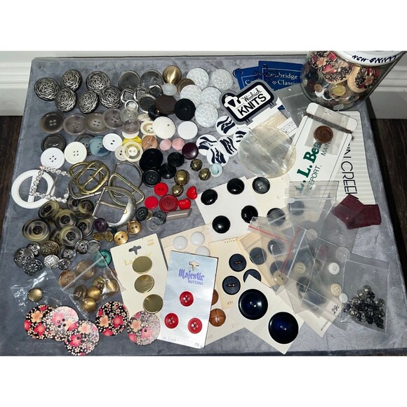 1500+ Vintage Buttons and Beads Set, DIY Craft Lot, Sewing lot, jewelry bead bun - Picture 5 of 12
